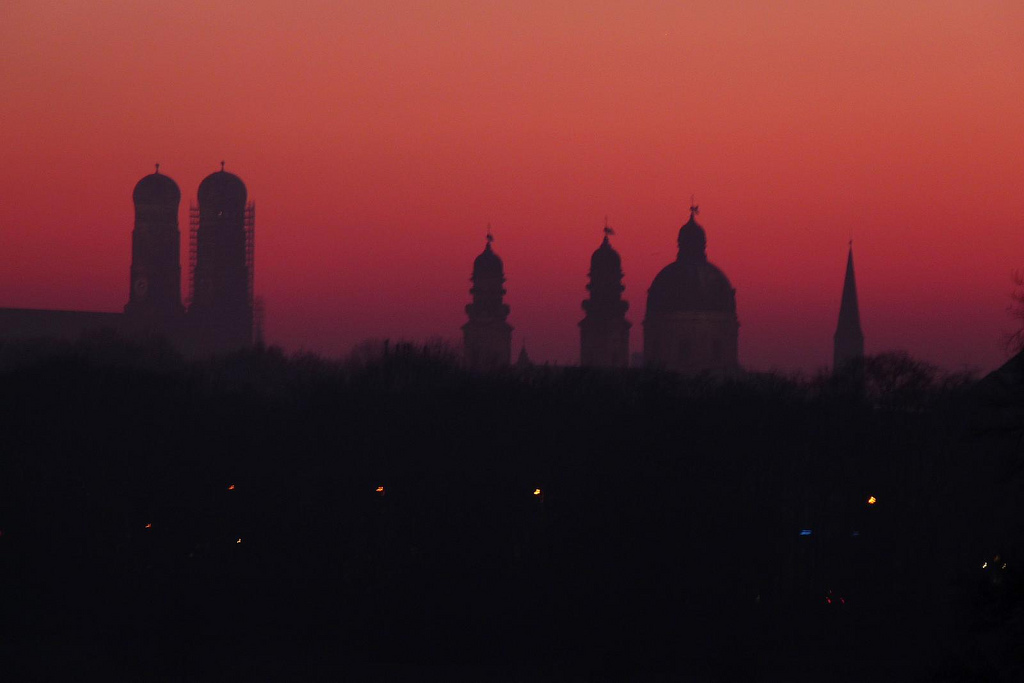 Magische Atmosphäre: München im Abendrot