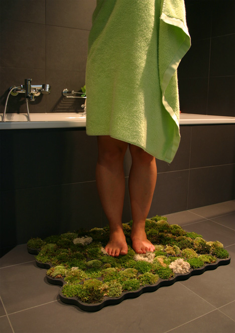 Moos-Teppich im Badezimmer