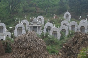 Alte Grabsteine in China