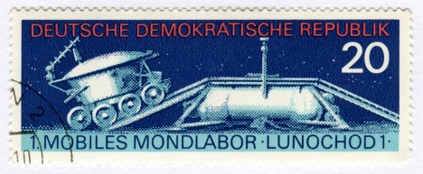 Briefmarke mit Abbildung des mobilen Mondlabors Lunochod 1 Briefmarke mit Abbildung des mobilen Mondlabors Lunochod 1