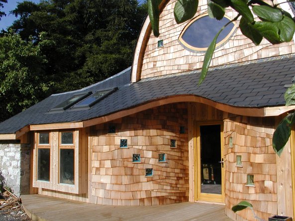 Nach den Regeln der Bioarchitektur geplantes Haus