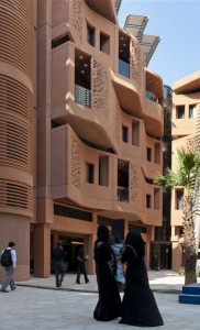 Innenhof vom Masdar Institute of Science and Technology