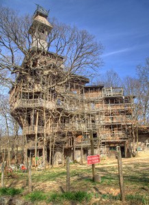 Blick aus Richtung Süden auf das Baumhaus Blick aus Richtung Süden auf das Baumhaus