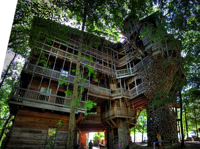Das größte Baumhaus der Welt in Crossville, Tennessee