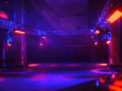 LED-Einsatz in einer Disko in Valencia, Spanien LED-Einsatz in einer Disko in Valencia, Spanien