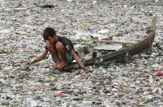 Die Verschmutzung mit Plastikflaschen-Müll hat inzwischen ein unvorstellbares Ausmaß erreicht