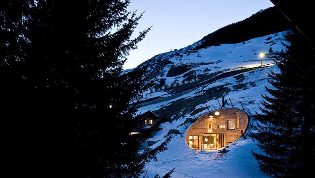 Villa Vals im Winter: Luxuriöses Refugium, eingebettet in eine traumhafte Kulisse