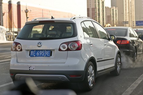 Eines der seltenen Exemplare auf Chinas Straßen: Der VW Golf, ein "Drachen ohne Schwanz" Eines der seltenen Exemplare auf Chinas Straßen: Der VW Golf, ein "Drachen ohne Schwanz"