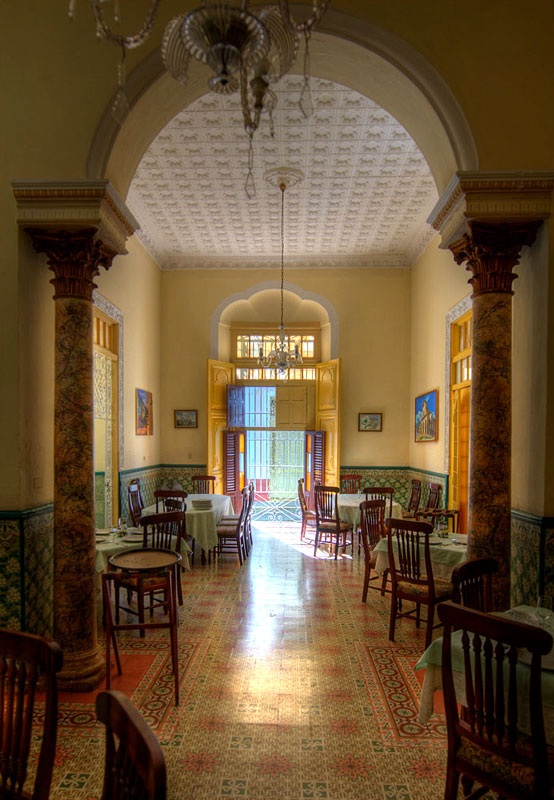 Restaurant im Kolonialstil auf Kuba