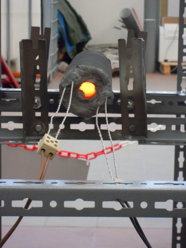 LENR-Reaktor im stabilen Testbetrieb am 16. Juli 2012: Im Inneren werden um die 1200°C erreicht