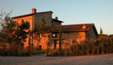 Landhaus in der Toskana im Sonnenuntergang Landhaus in der Toskana im Sonnenuntergang