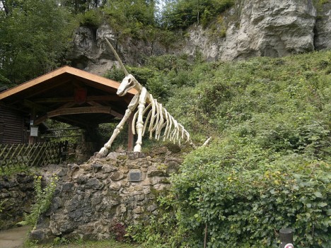 Eingang zur Einhornhöhle im Geopark Herzberg am Harz