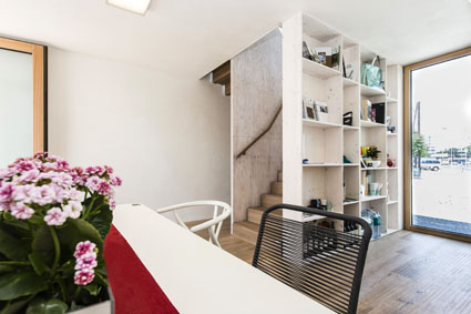 "containme" - Prototyp in Graz, Innenraum, Foto ©Tamara Frisch