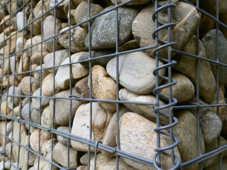 Gabionen-Drahtkorb im Detail, Foto (C) Irmgard Brottrager