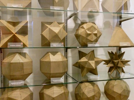 Platonische und andere geometrische Grundkörper, Foto (C) Irmgard Brottrager