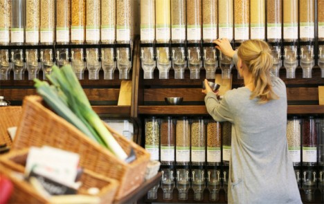 In Kiel bereits Realität - in Berlin ab Sommer 2014 auch: Ein Supermarkt, der auf Verpackungen verzichtet