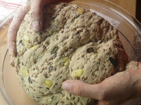 Worauf kommt es an, für einen Bäcker ein Firmenlogo zu gestalten? Foto: CC-0 via http://pixabay.com/en/bread-form-unwrought-bake-dough-49599/