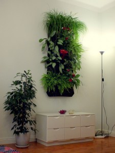 Ein "lebendiges Bild" im Wohnzimmer stärkt die positive Lebensenergie des Raumes