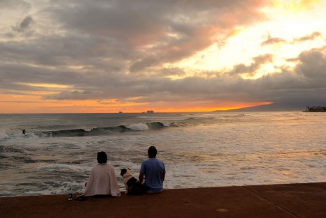 Wolken beobachten am Meer: Viel zu wenig nehmen wir uns für diese einfache Entspannungsübung Zeit