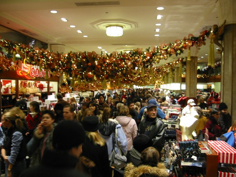 Weihnachtsshopping: Wer im Internet bestellt, umgeht dem alljährlichen Trubel in den Kaufhäusern