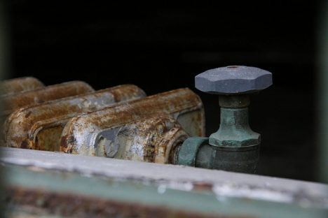 Alte, gusseiserne Heizkörper sind oft besser als sie aussehen, weil sie viel Speicher-Masse haben. Foto (C) Paul Sableman / flickr