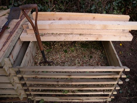 Gewöhnliche Garten-Kompost-Anlage mit Durchlüftung, (C) andy carter / flickr
