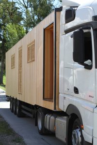 Anlieferung mit einem Lieflader-LKW. Foto und Info: http://www.mex.co.at