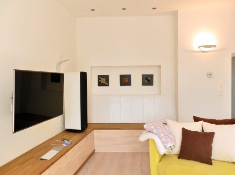 Blick Richtung Kachelbank, Raum(mit)gestaltung + Foto (C) Irmgard Brottrager