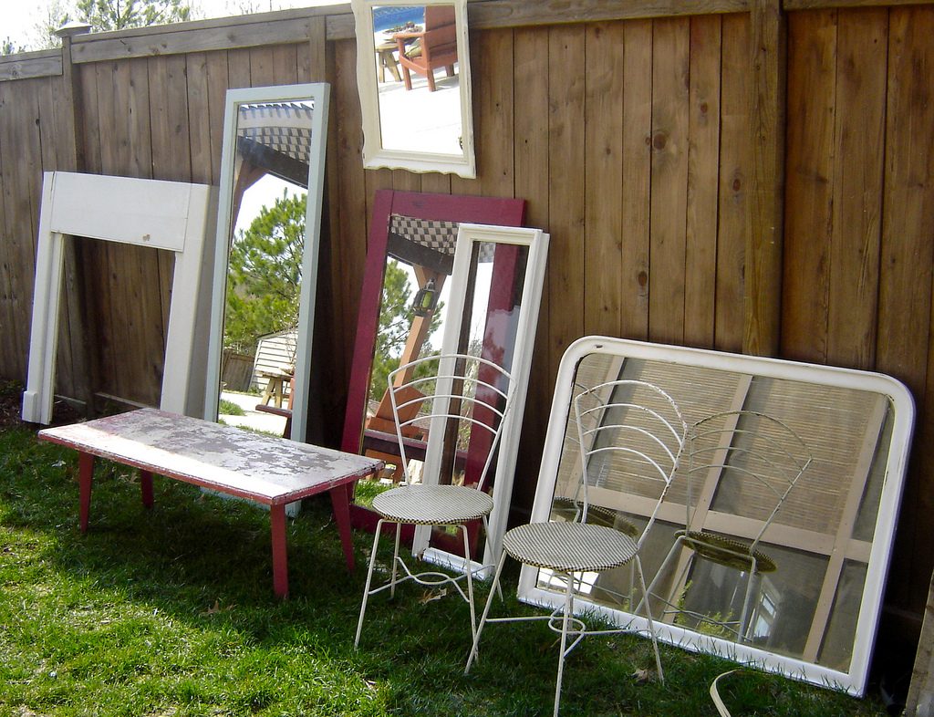 Möbel vom Trödel sind der wichtigste „Rohstoff“ für Vintage-Einrichtungen. Foto (C) Salvage Design / flickr CC By 2.0