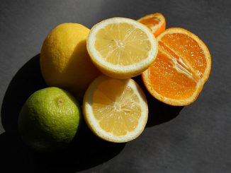 Zitrusfrüchte gehören zu den besten Durstlöschern. Foto (C) Robynlou Kavanagh / flickr CC BY 2.0