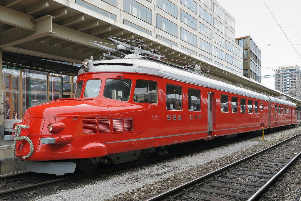 Als „Rote Pfeile“ wurden 1930er-Jahren die Leichttriebwägen der Schweizerischen Bundesbahnen bezeichnet. Foto (C) Kecko / flickr CC By 2.0