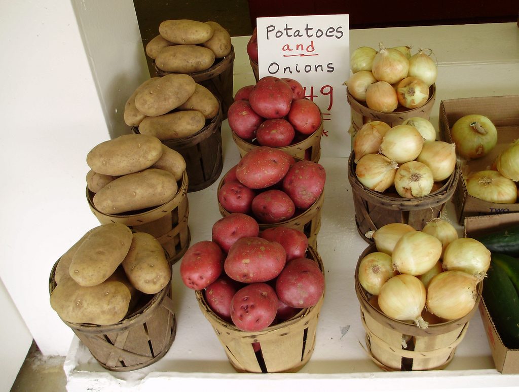 So sollte man Kartoffeln nicht lagern! Foto (C) Bob / flickr CC BY 2.0