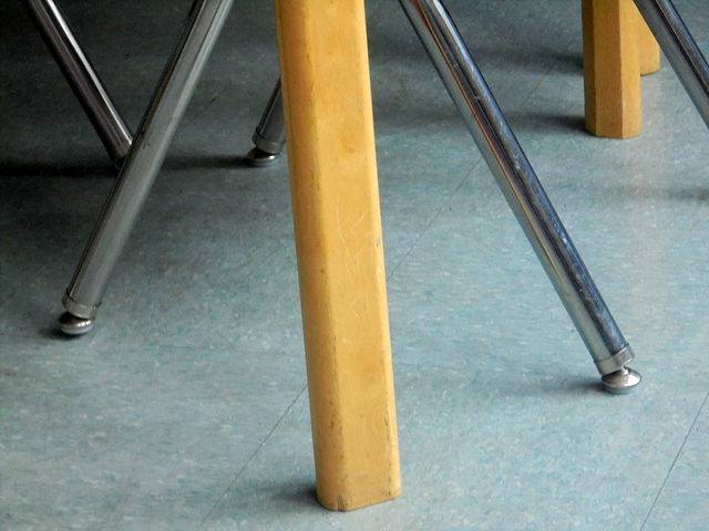 Kautschuk-Fliesen, Foto (C) Classroom Camera (Cascade Canyon School) / flickr CC BY 2.0