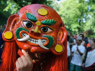 Bunte Karneval-Maske, Foto (C) Axel Kuhlmann / flickr CC BY 2.0