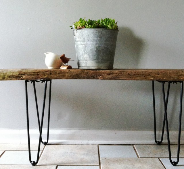 Tisch aus Schwemmhholz und Vintage-Beinen, Foto (C) eren {sea+prairie} / flickr CC BY 2.0
