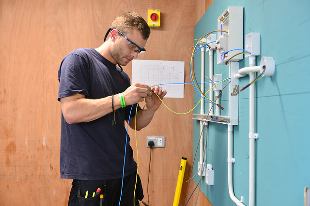 Auf-Putz-Installationen sind selten attraktiv. Foto: WorldSkills UK / flickr CC BY 2.0